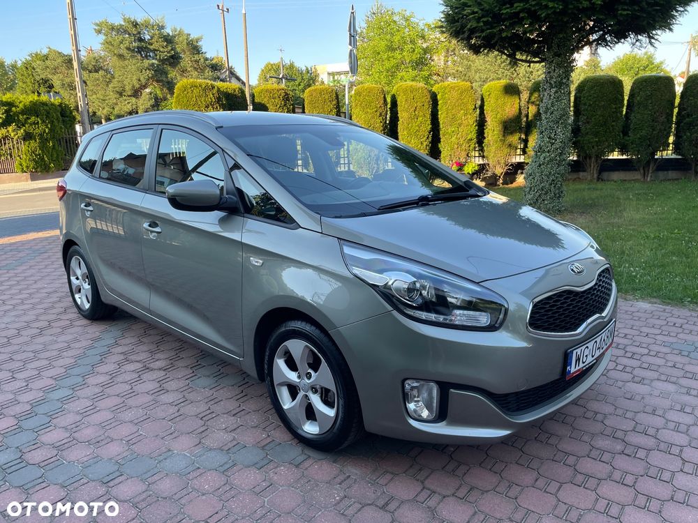 Kia Carens - 2