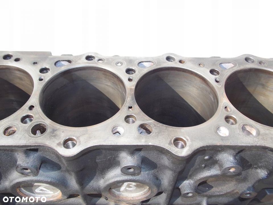 Blok silnika Mitsubishi Pajero III 3.2 DI 4M41 - 4