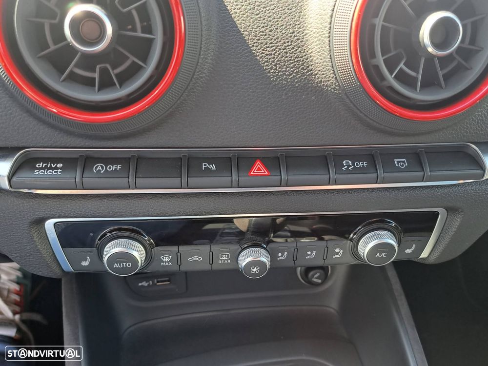 Audi RS3 Sportback S tronic - 38
