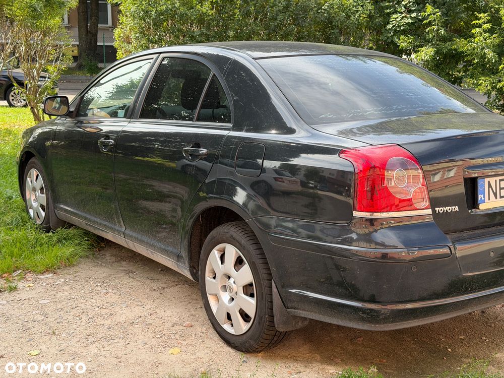 Toyota Avensis 2.0 D-4D Sol - 2