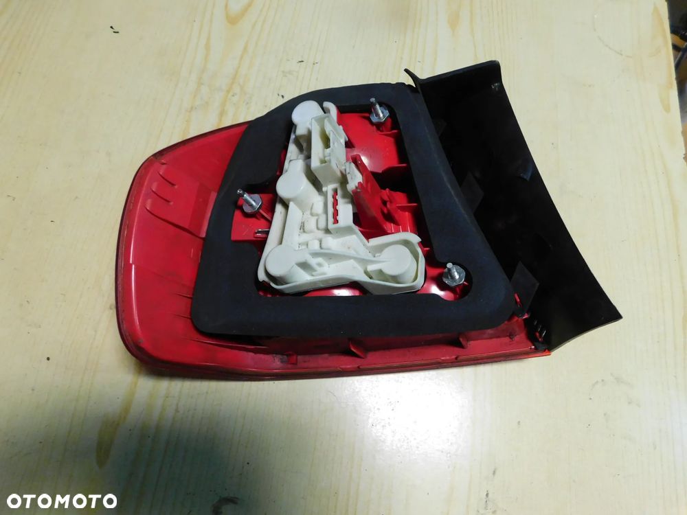 BMW 3 E90 lampa prawa  nr 34330 WYSYŁKA - 3
