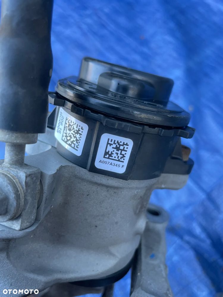 MERCEDES W206 zacisk tył prwy lewy - 2