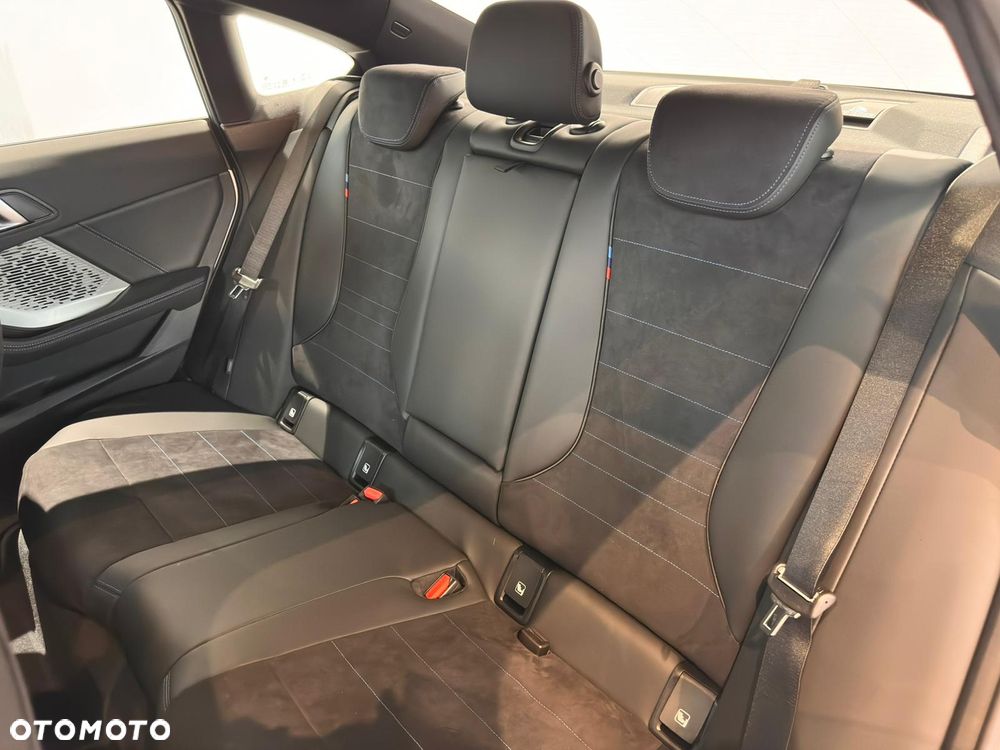 BMW Seria 2 220i mHEV - 21