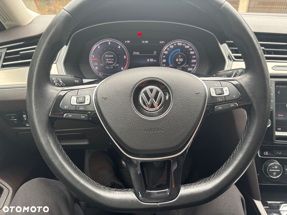 Volkswagen Passat 2.0 TDI (BlueMotion Technology) Highline - 11