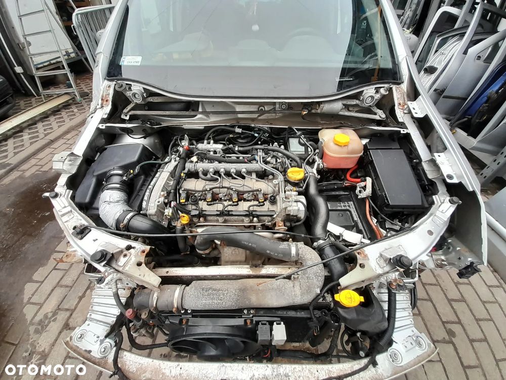 OPEL ZAFIRA B WÓZEK PRZEDNI PRZÓD 1.9 CDTI - 1