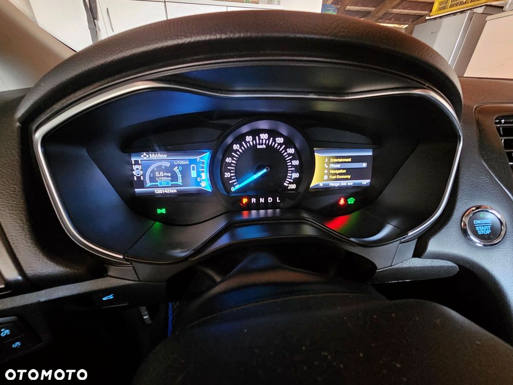 Ford Fusion - 4