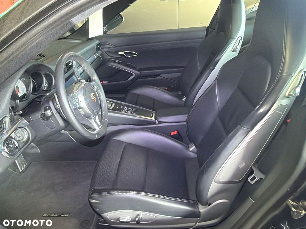 Porsche 911 Carrera 4S PDK - 8