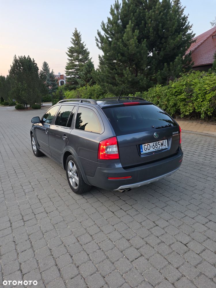 Skoda Octavia Scout 2.0 TDI DPF - 7