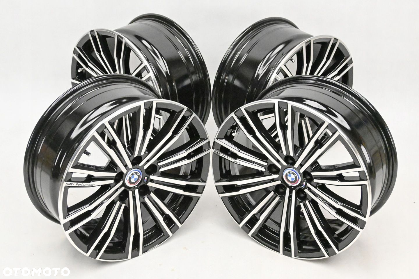 BMW 3 G20 G21 7,5x18 ET25 8,5x18 ET40 8089890 8089891 - 6