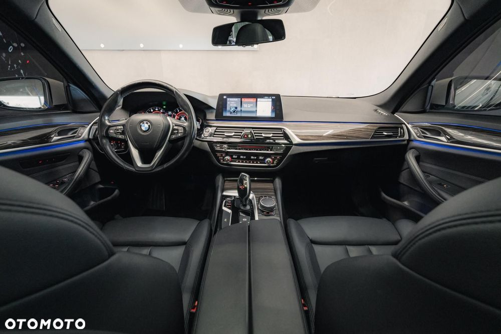 BMW Seria 5 530i Sport Line sport - 11
