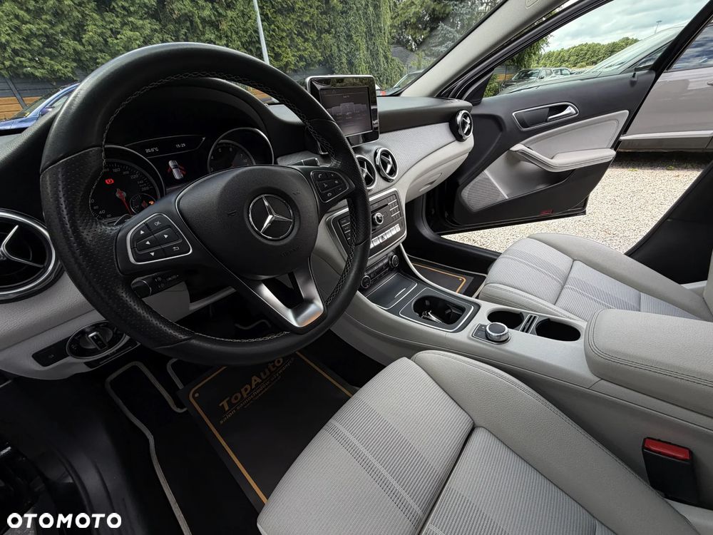 Mercedes-Benz GLA 200 7G-DCT Style - 19
