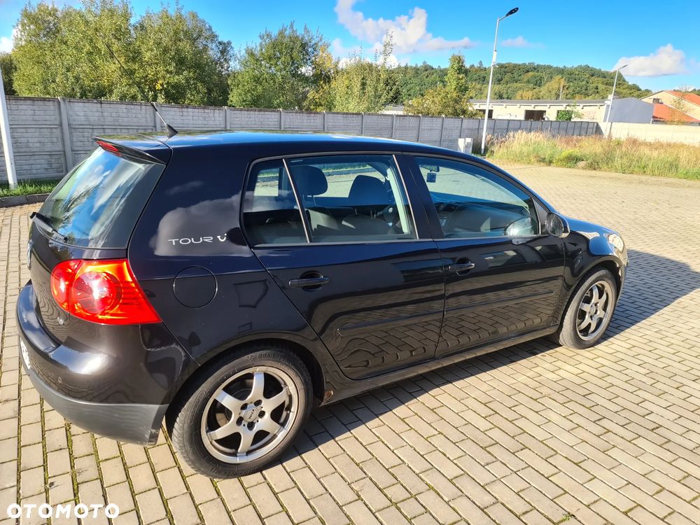 Volkswagen Golf - 2
