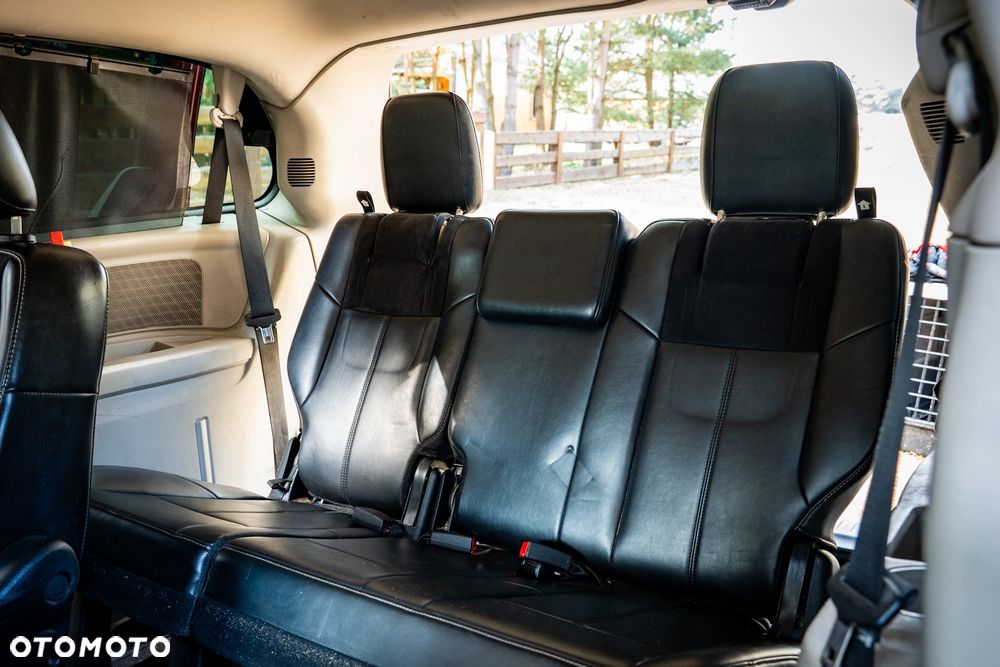 Chrysler Town & Country 3.6 Limited - 13