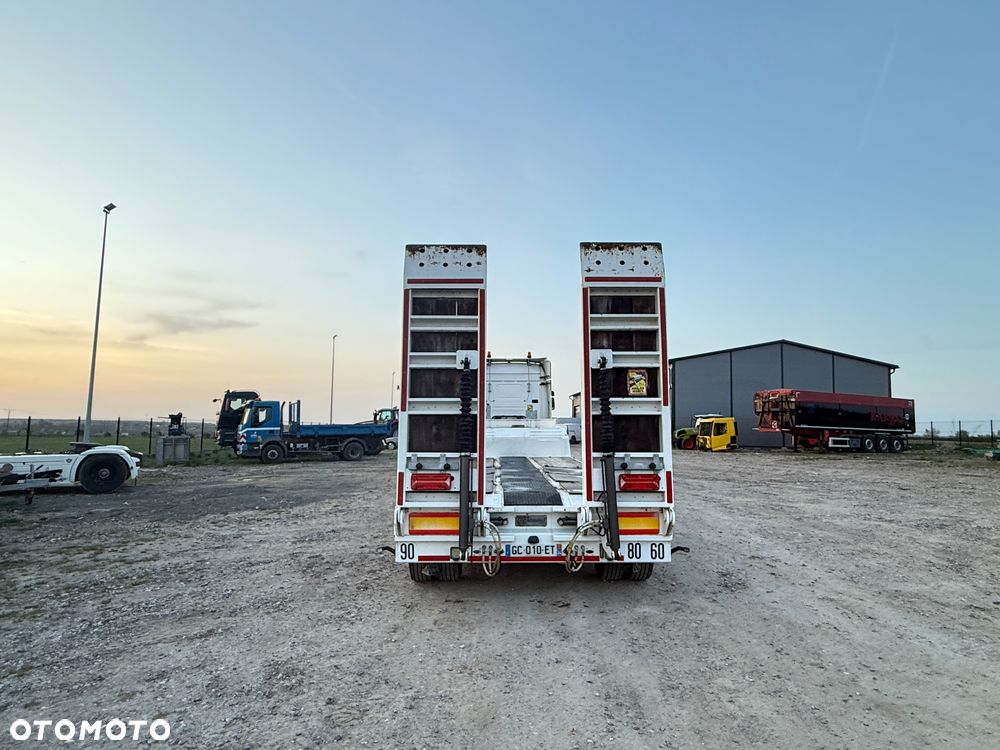 MAX Trailer Komodo - 6