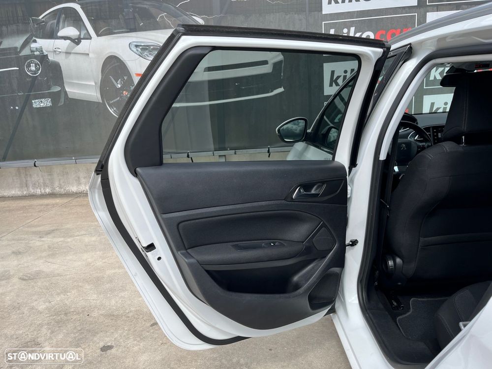 Peugeot 308 SW 1.2 PureTech Allure - 40