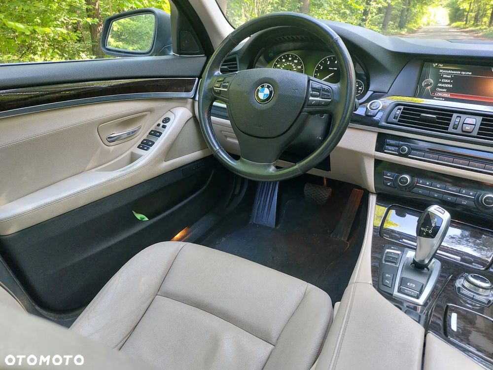 BMW Seria 5 528i xDrive - 6