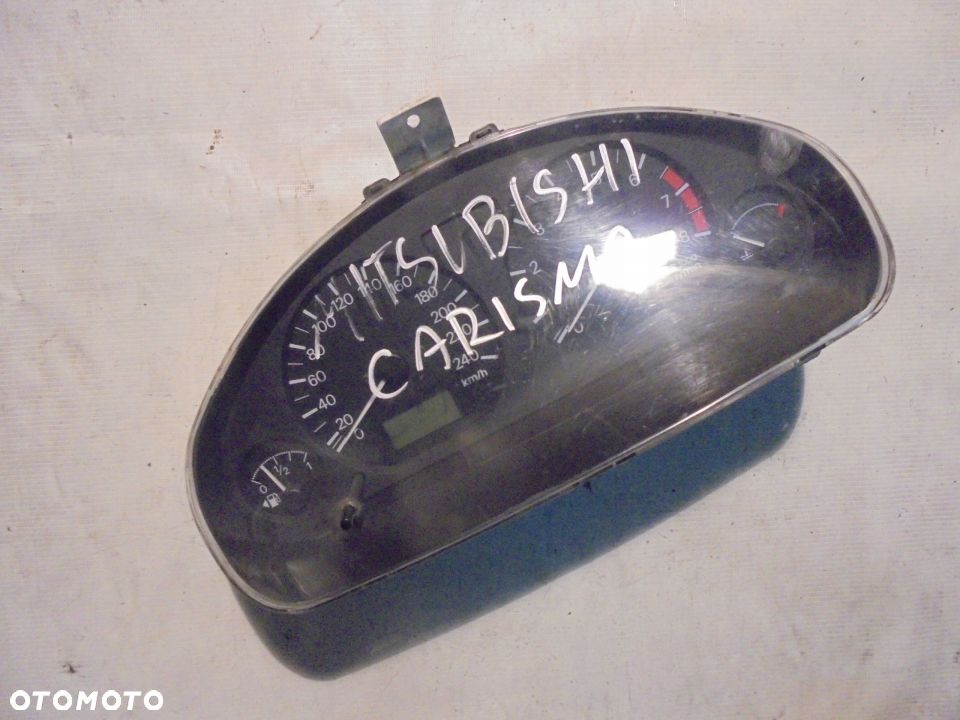 Licznik Mitsubishi Carisma Lift 1.8 GDI