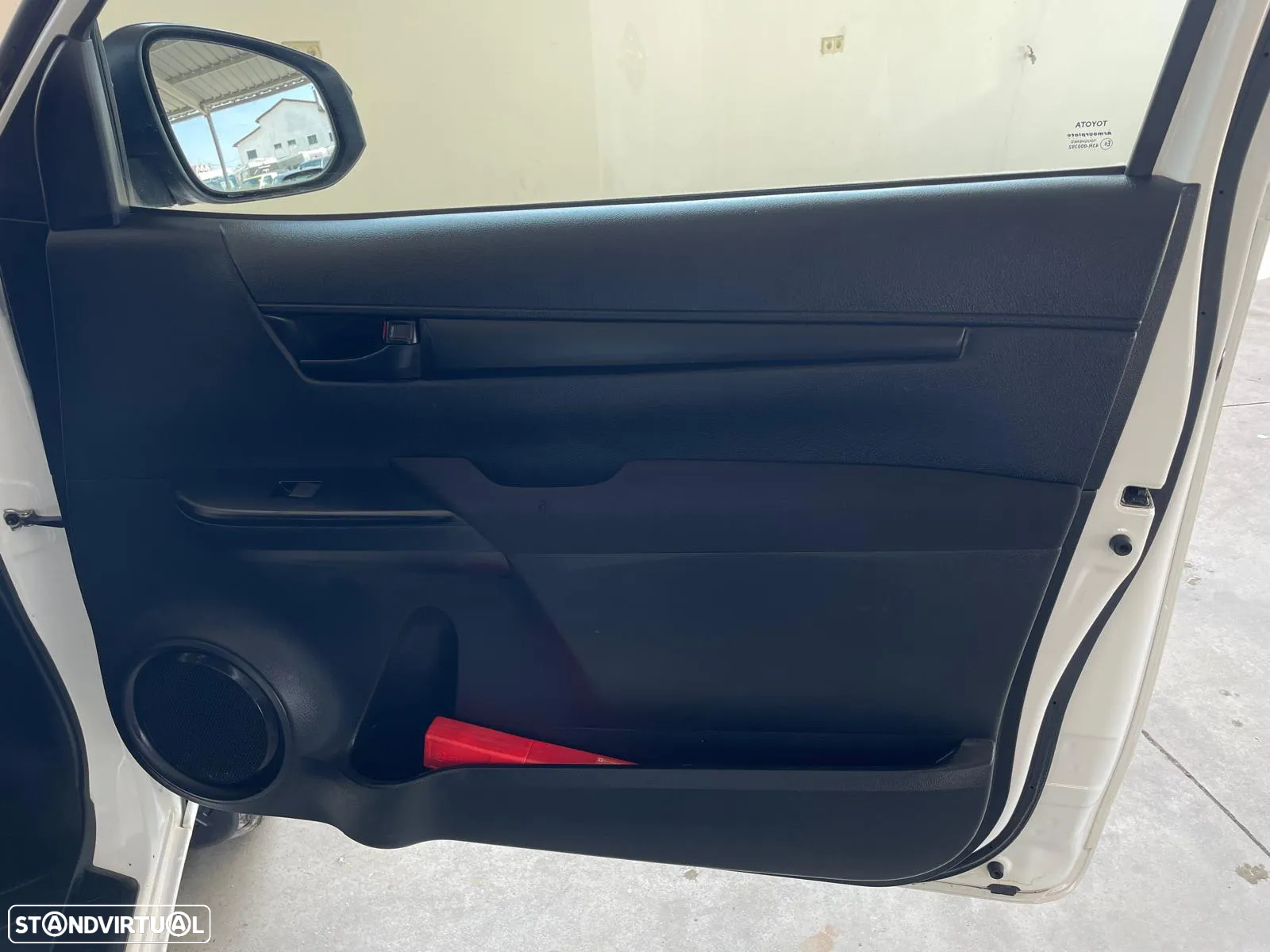 Toyota Hilux 2.4 D-4D 4WD Cab. Simples c/IVA Dedutível - 29