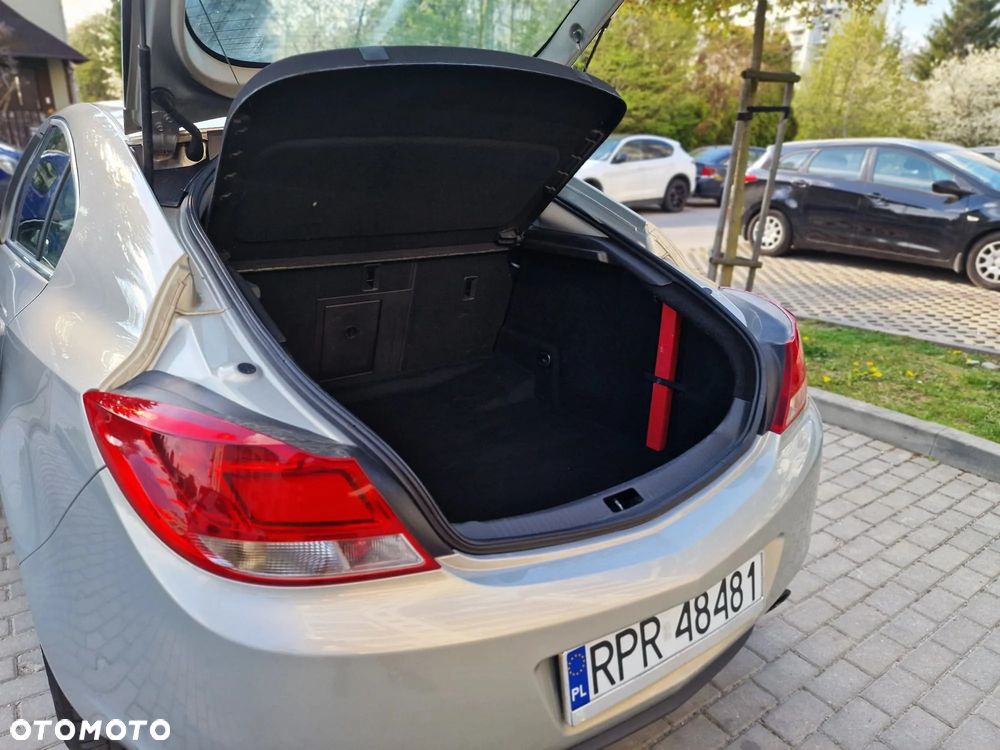 Opel Insignia - 25