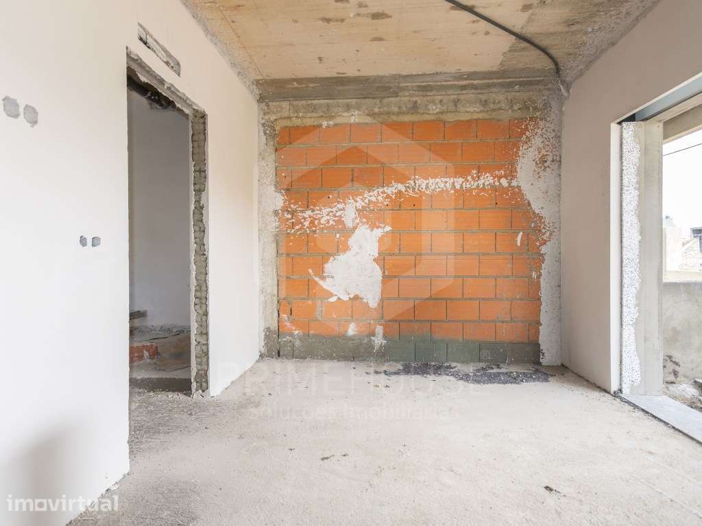 Moradia T3 com piscina e 2 suites em Fernão Ferro - Grande imagem: 4/25