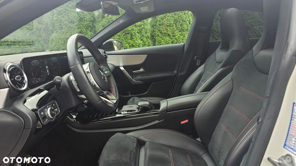 Mercedes-Benz CLA 200 AMG Line 7G-DCT - 14