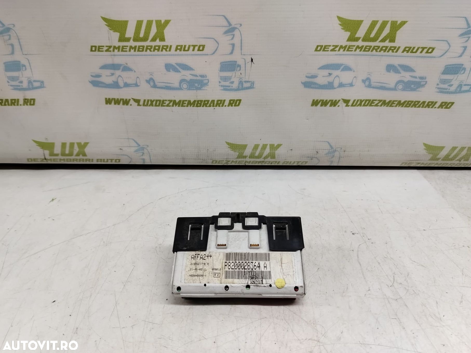 Dispaly bord P8200028364a Renault Kangoo 1 [facelift] [2003 - 2009] - 2