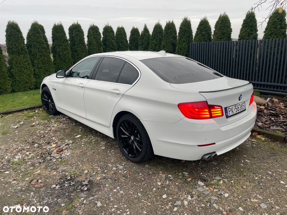 BMW Seria 5 ver-520d-modern-line - 3