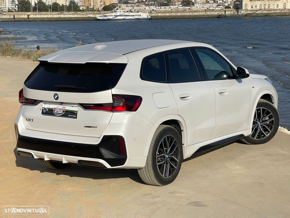 BMW iX1 xDrive30 Pack Desportivo M - 6