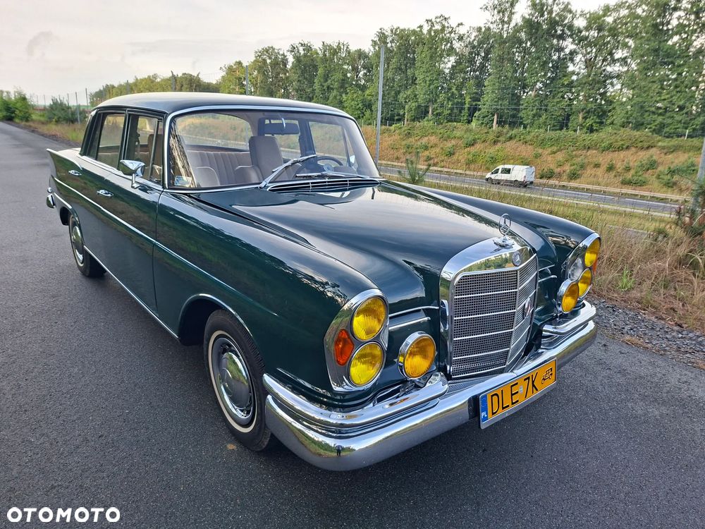 Mercedes-Benz W111 - 5