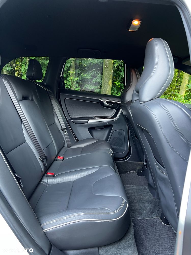 Volvo XC 60 D4 Drive-E R-Design Momentum - 8