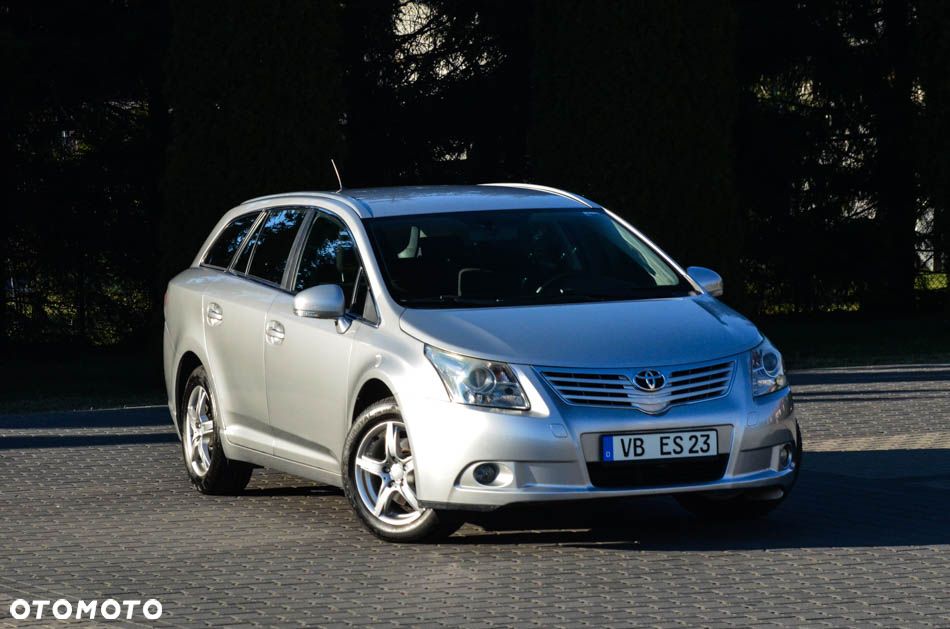 Toyota Avensis 1.8 Comfort - 3