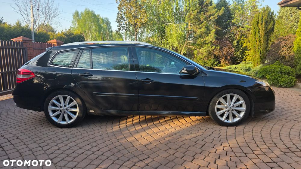 Renault Laguna V6 dCi 235 FAP GT - 8