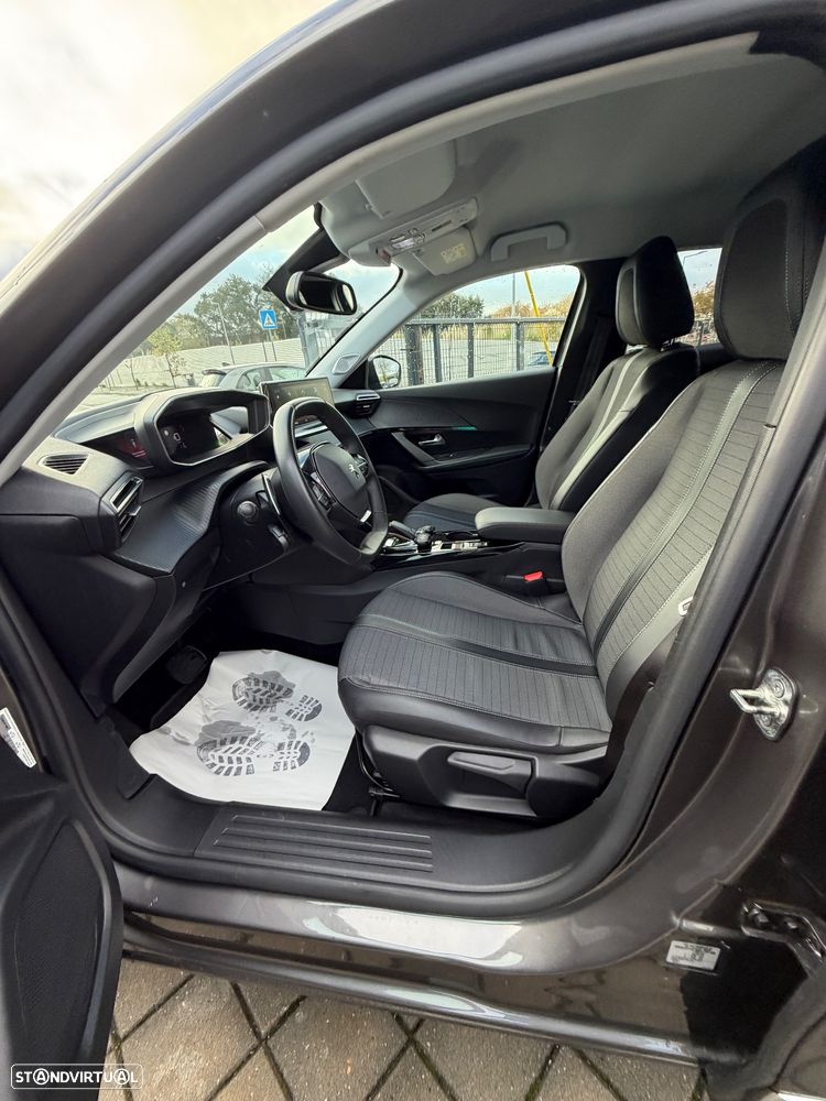 Peugeot 2008 1.5 BlueHDi Allure Pack EAT8 - 22