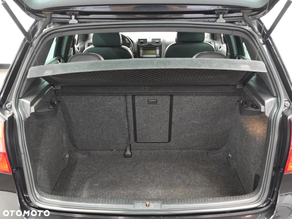 Volkswagen Golf - 23