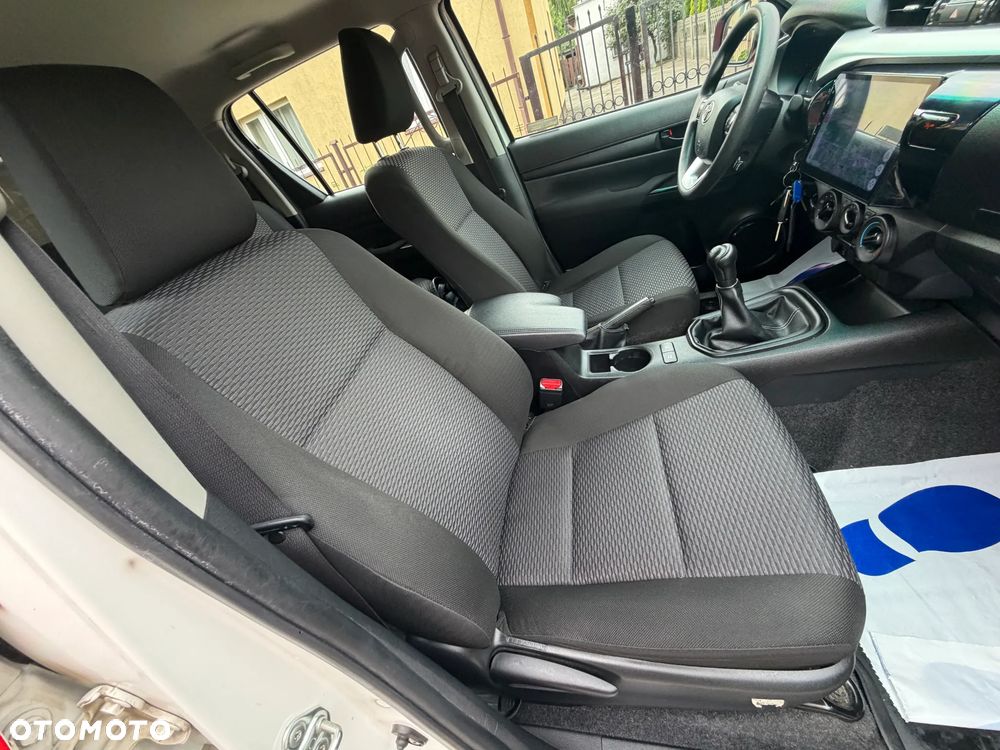 Toyota Hilux 2.4 D-4D Double Cab DLX 4x4 - 17