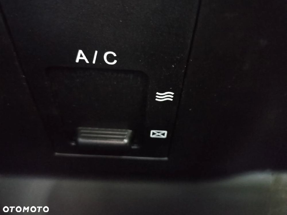 Kia Ceed - 35