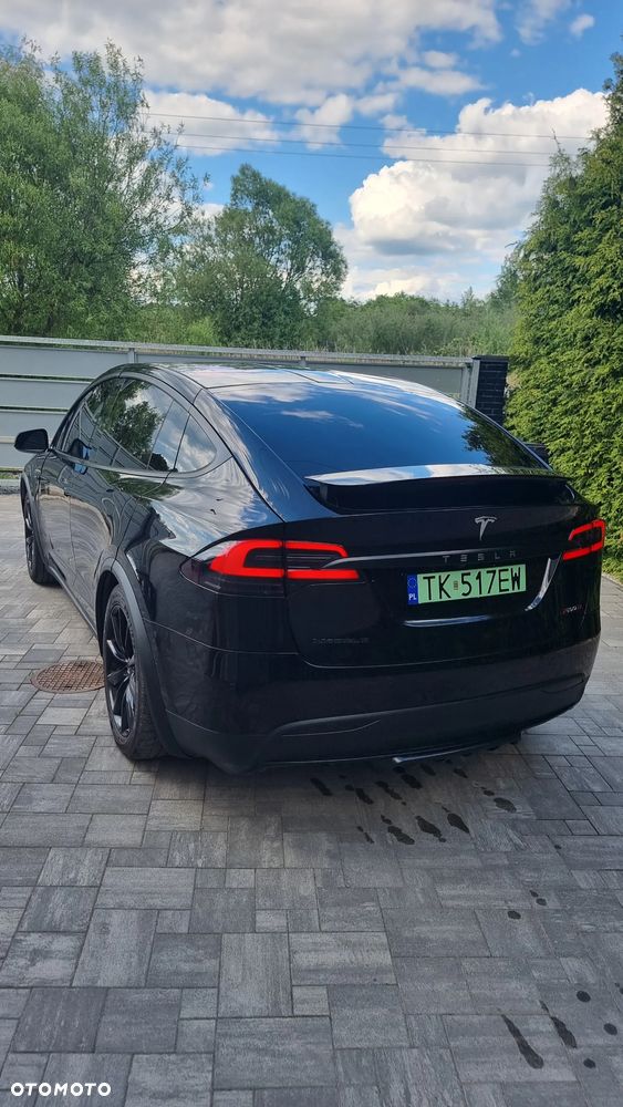 Tesla Model X - 5