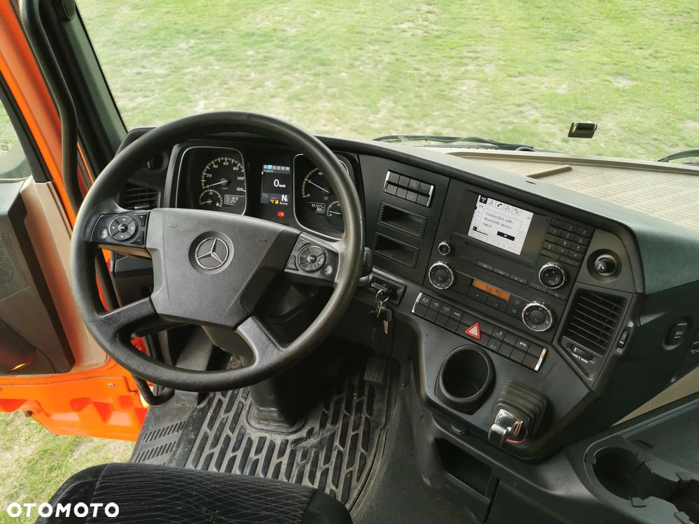 Mercedes-Benz Actros - 16