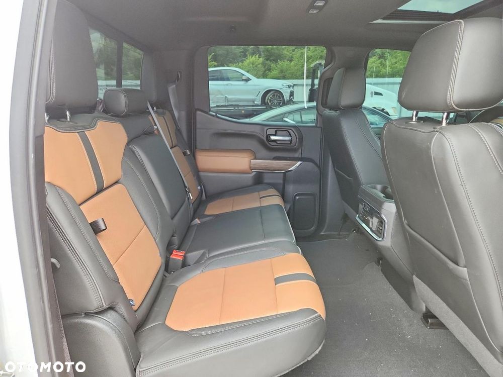 Chevrolet Silverado - 8