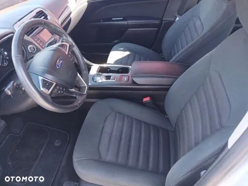Ford Fusion - 15