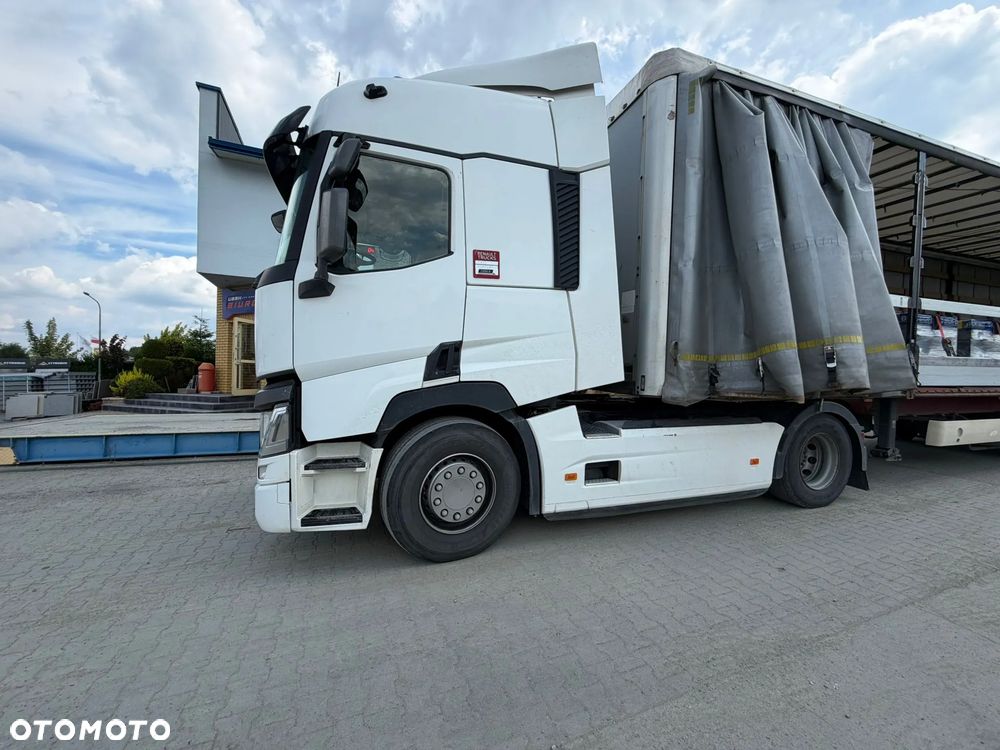 Renault T480 - 1