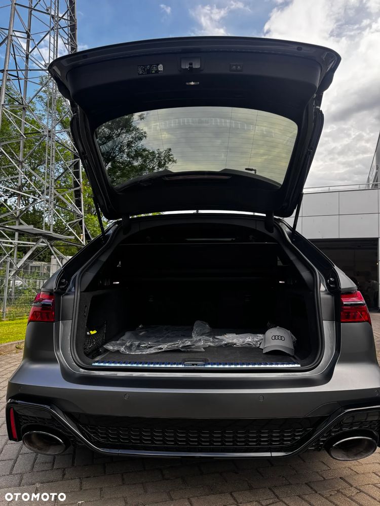 Audi RS6 Avant - 11