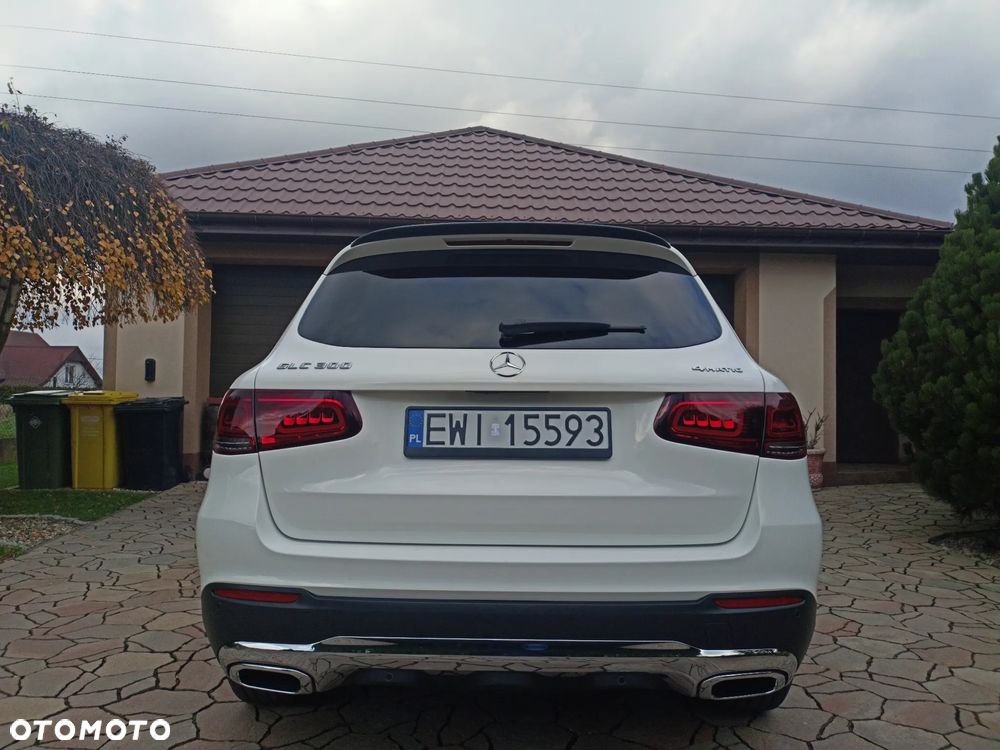 Mercedes-Benz GLC 300 4Matic 9G-TRONIC Exclusive - 7