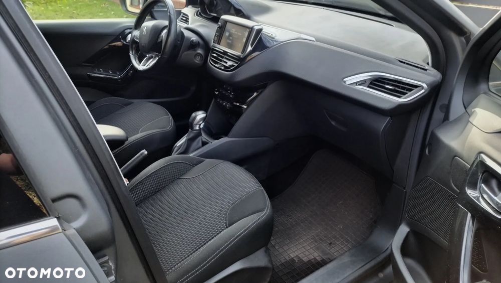 Peugeot 208 1.2 PureTech Allure - 22