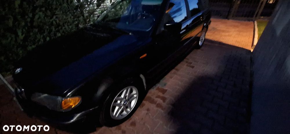 BMW Seria 3 316i Touring - 10
