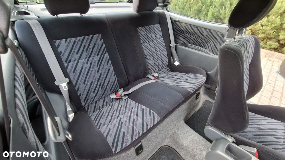 Toyota Corolla - 12