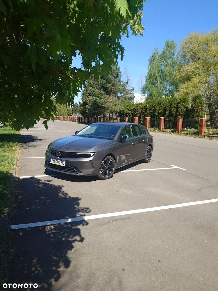 Opel Astra 1.2 T Elegance S&S - 18