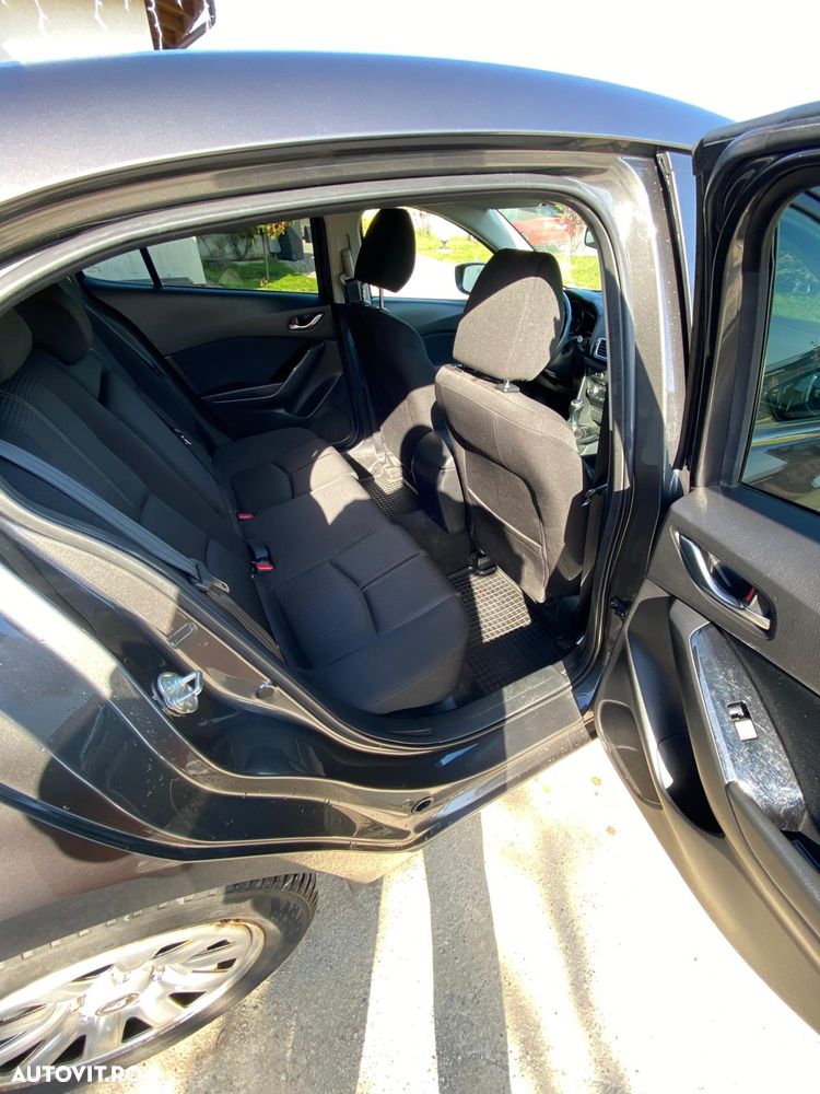 Mazda 3 G165 Revolution Top - 17