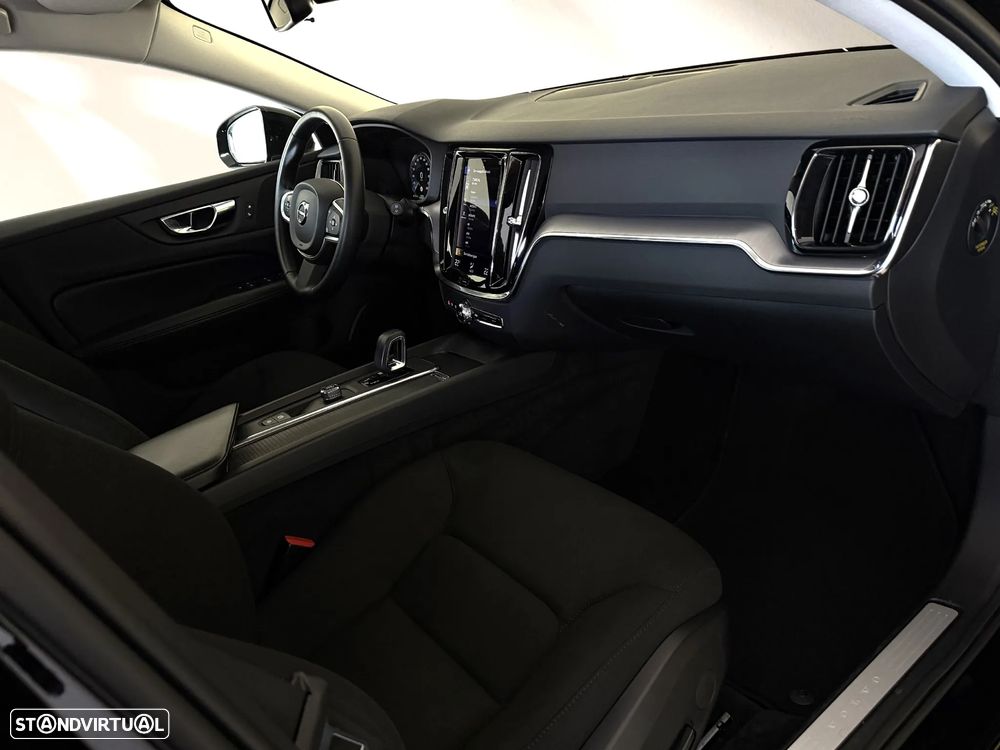 Volvo V60 2.0 B4 Momentum Geartronic - 18