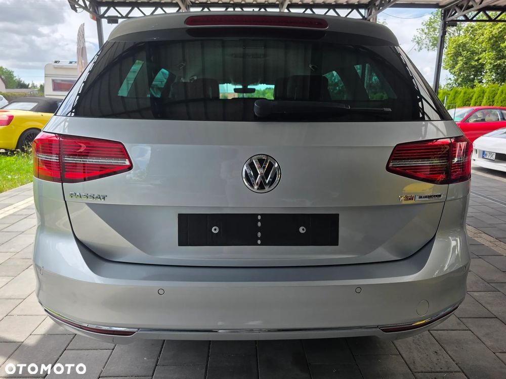 Volkswagen Passat - 16